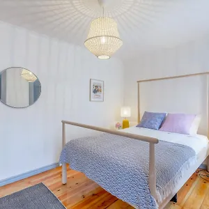 https://alfama-bright-and-spacious-with-private-terrace-by-timecooler.hotels-lisbon-portugal.com